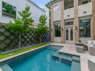 Stunning Hyde Park Retreat with Pool