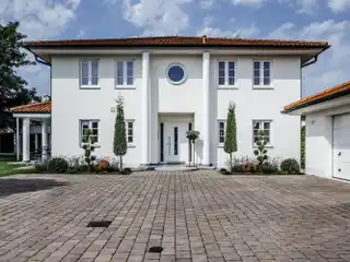 Mediterranean Dream Villa with Outdoor Pool, Fitness Pavilion and Double Garage