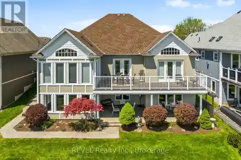 Rare Bungalow in Ridgeway by the Lake