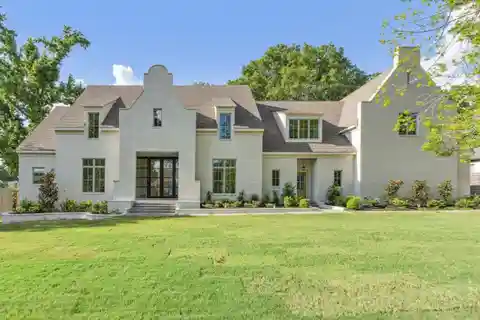 Beautiful New Construction in East Memphis