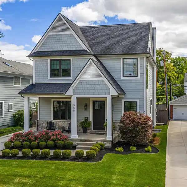 SENSATIONAL TURN KEY IN TOWN HOME ON A DESIRABLE STREET