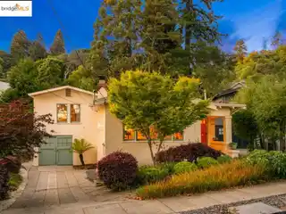 1923 Craftsman with the Feel of a Countryside Cottage
