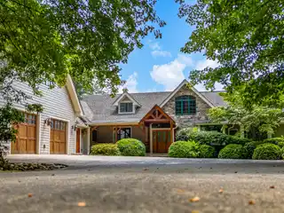 Timeless Mountain Charm on Pristine Eagle Lake