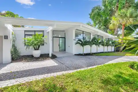 Timeless Mid-Century Design, Thoughtfully Restored