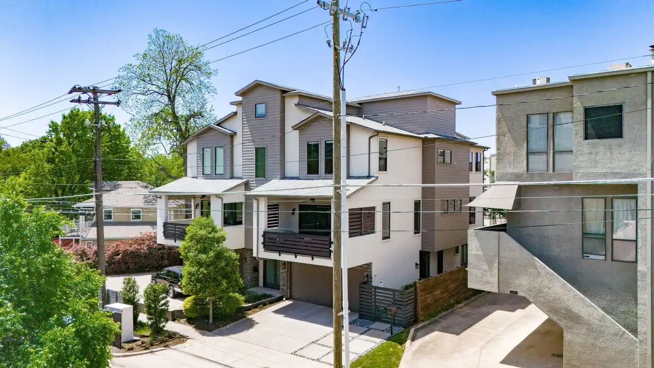 Gorgeous Three-story Townhome in Oak Lawn
