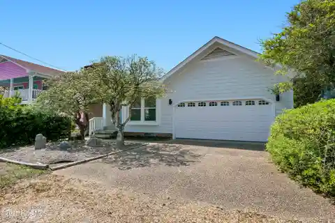 Renovated Cottage Steps to Ocean Access
