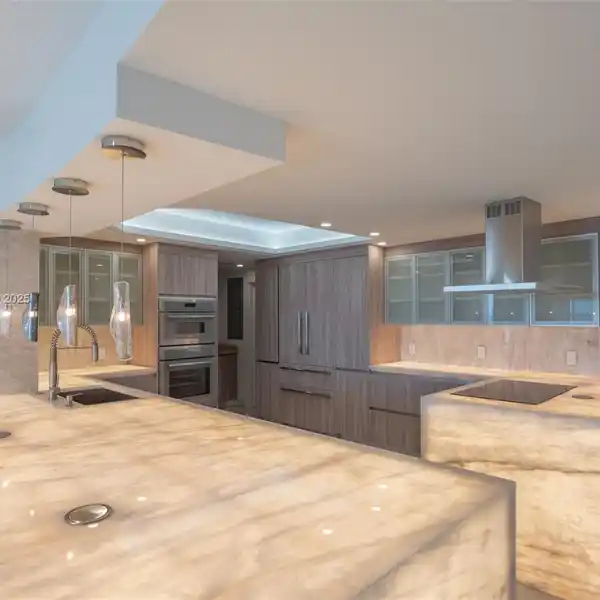 FULLY RENOVATED EXQUISITE OCEANFRONT RESIDENCE