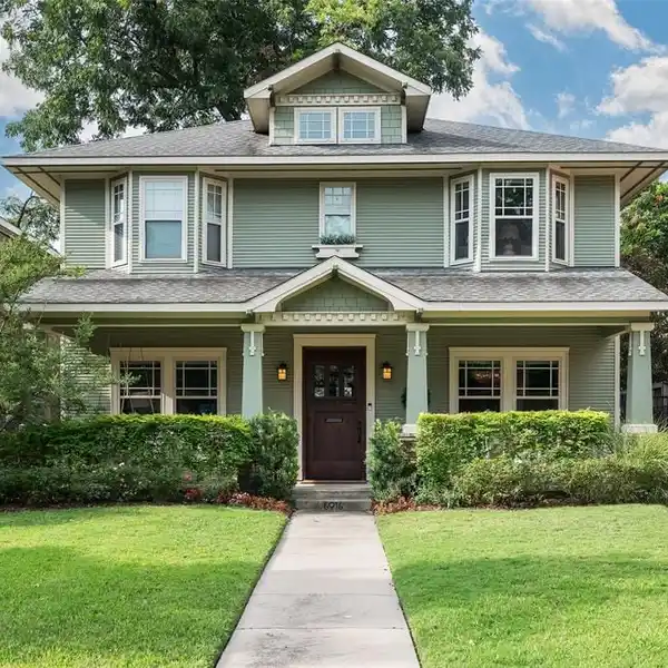 EXCEPTIONAL CRAFTSMAN-STYLE HOME