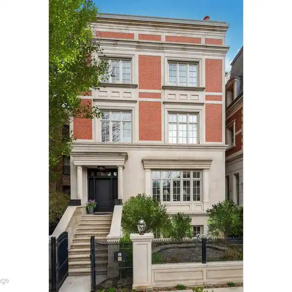 OUTSTANDING HOME IN EAST LINCOLN PARK