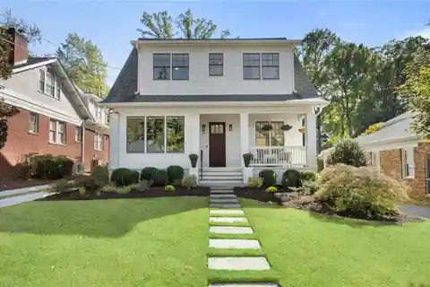Craftsman Retreat Featuring Gourmet Kitchen and Banquette Seating