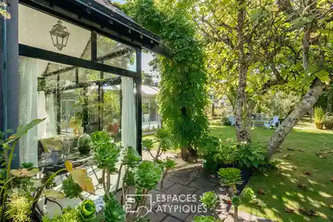 Bright Contemporary Home in an Enchanting Setting