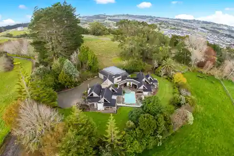 Lifestyle Property with Amazing Potential