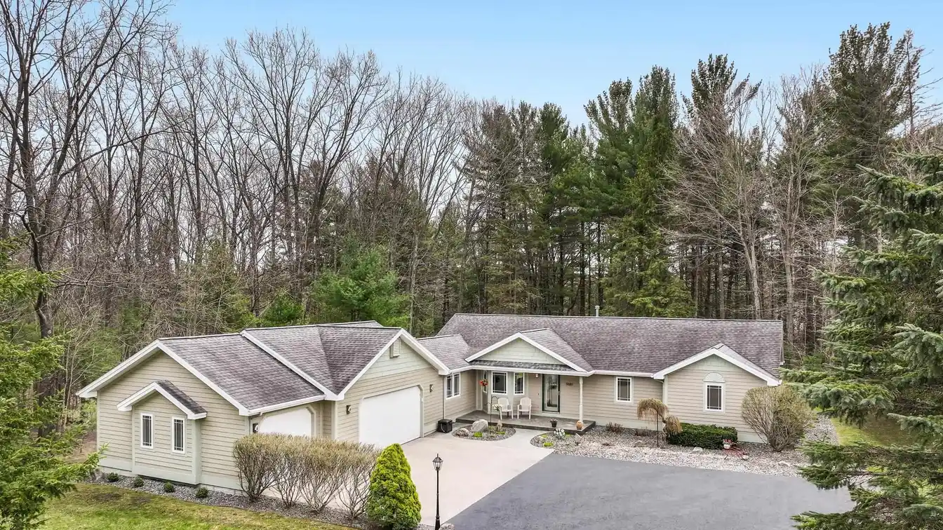 Spacious Ranch Home in Lake Township