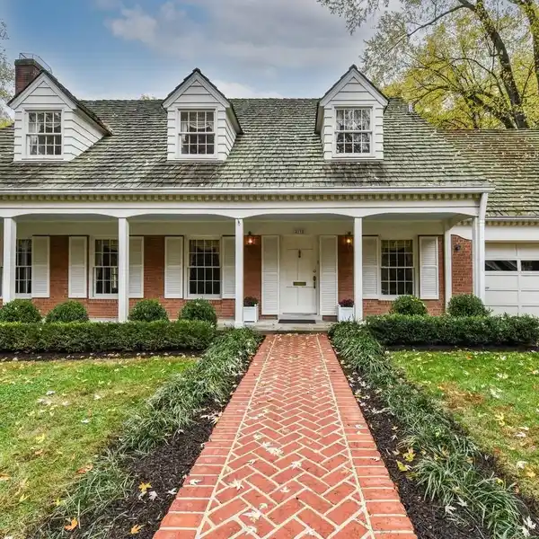 INVITING HOME IN SOUGHT-AFTER CHAIN BRIDGE FOREST
