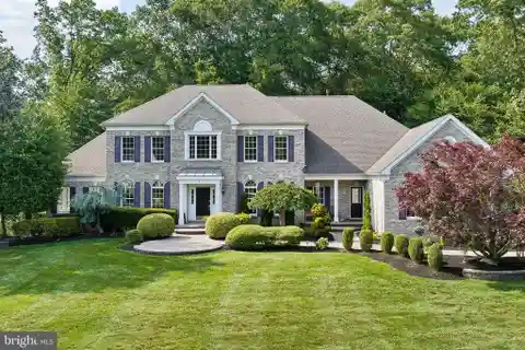 Stately Colonial in a Sought-after Neighborhood