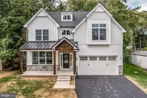 Gorgeous New Construction in Plymouth Valley