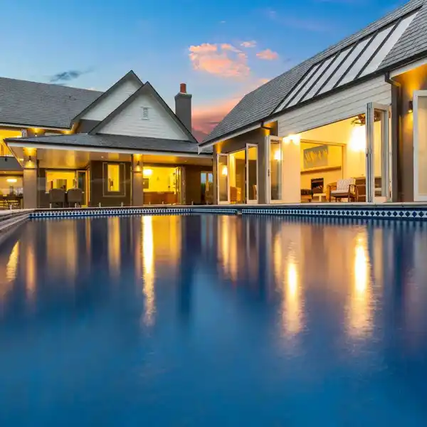 BREATHTAKING WATERFRONT MANSION