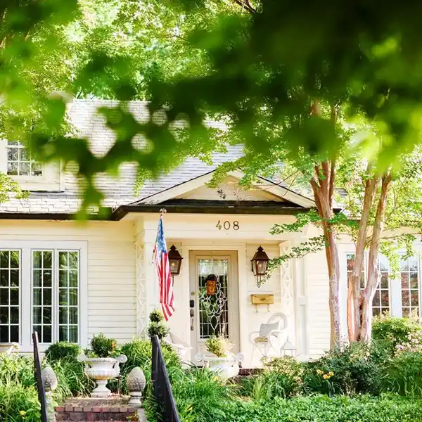 RARE OXFORD HISTORICAL HOME
