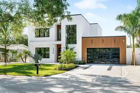 Elegance and Comfort with Modern Refinement