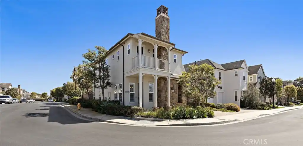Stunning Home in a Desirable Brightwater Location
