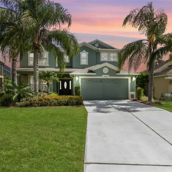 IMMACULATE HOME IN STONEYBROOK WEST