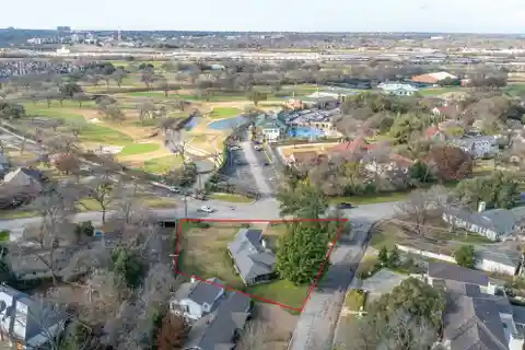 Sizable Corner Lot on Colonial Parkway