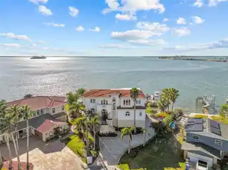 Elegant Home with Expansive Gulf-front Views