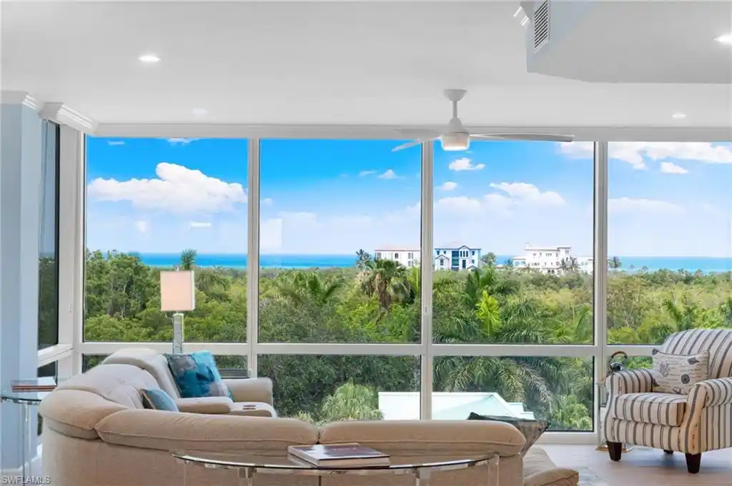 Lovely Renovated Residence in Paradise