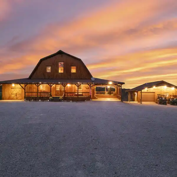 REMARKABLE 209-ACRE EQUESTRIAN PARADISE