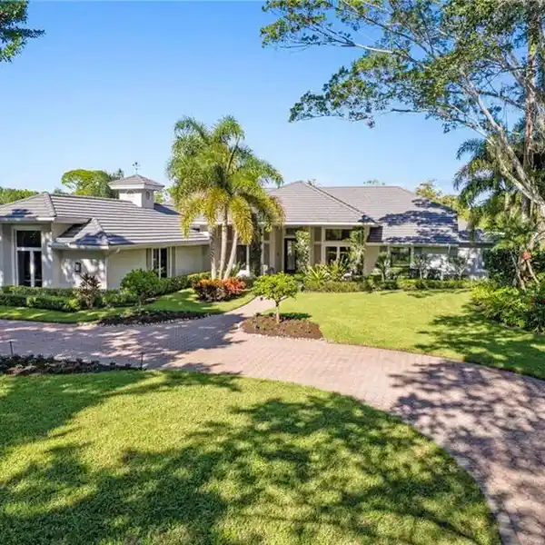 BEAUTIFULLY RENOVATED CUSTOM ESTATE HOME