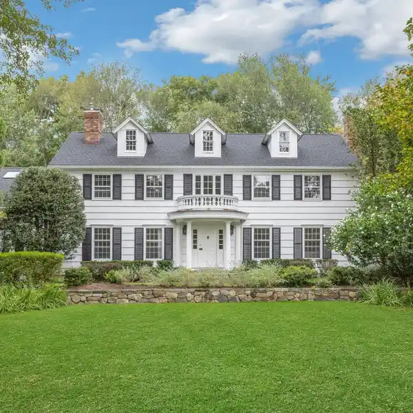 GRACIOUS CLASSIC COLONIAL