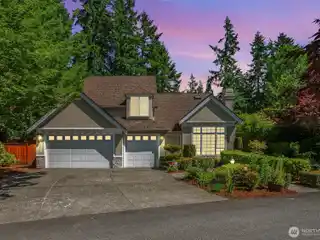 Elegantly Appointed 5-bed Home