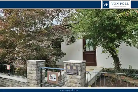 Large Detached House with Natural Garden in Quiet Residential Area