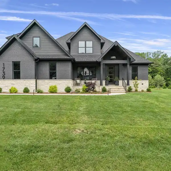 EFFICIENT LUXURY HOME WITH BACKYARD OASIS