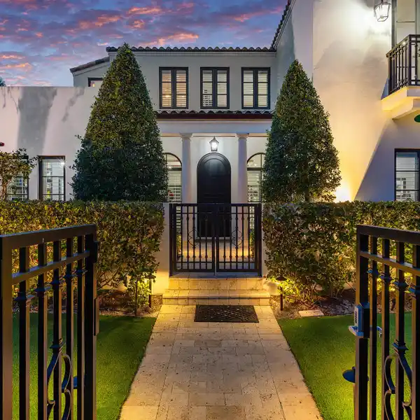 SOPHISTICATED RETREAT