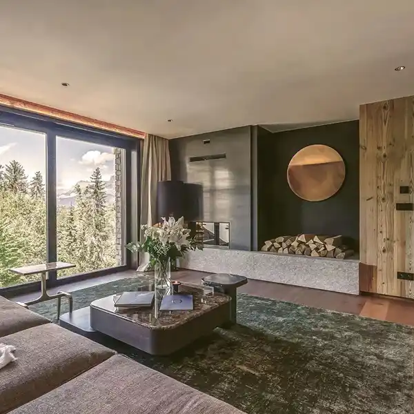 SPACIOUS ALPINE RETREAT WITH STUNNING VIEWS