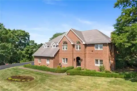 Magnificent 21.1-Acre Estate