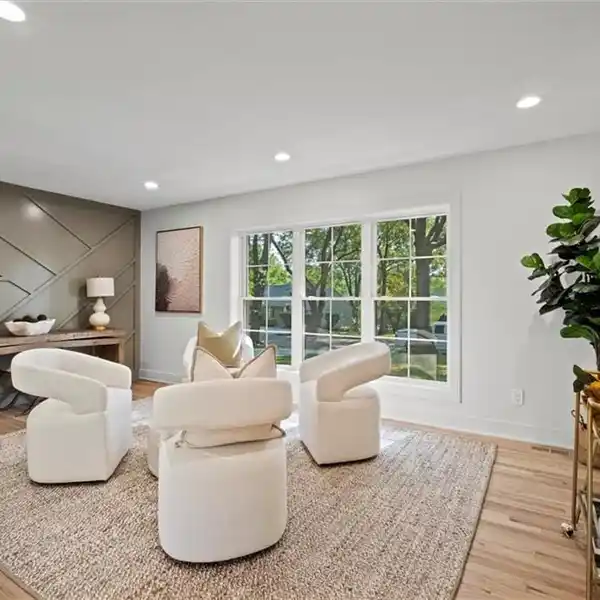 QUINTESSENTIAL OLD LEAWOOD SPRAWLING RANCH
