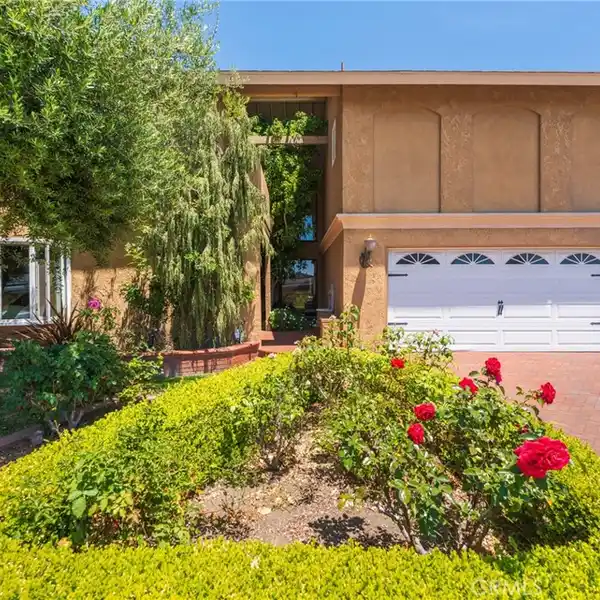 EXCEPTIONAL SOUTH HUNTINGTON BEACH POOL HOME