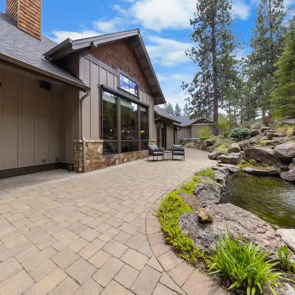 EMBRACE TRANQUIL LUXURY IN THIS STUNNING RETREAT