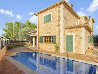 Well-Kept Mediterranean Villa