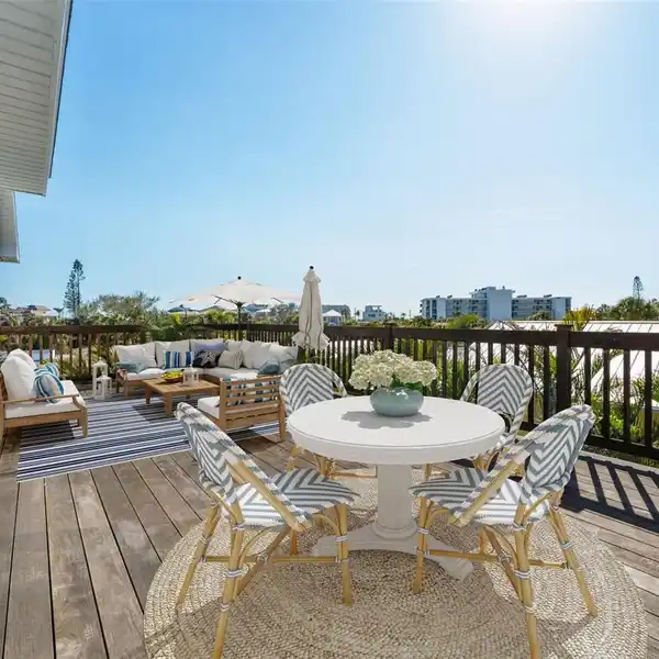 SIESTA KEY BEACHSIDE RETREAT