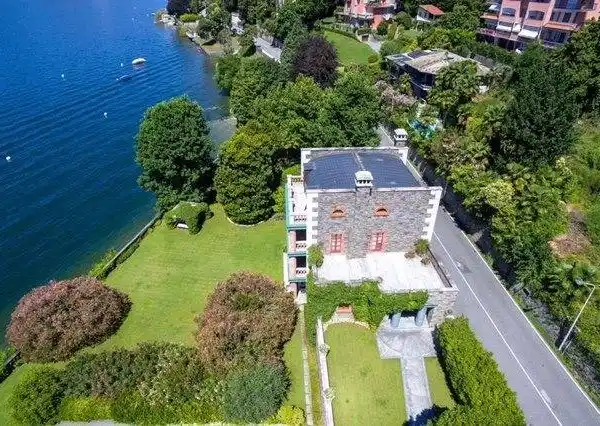 IMPRESSIVE LAKE MAGGIORE VILLA