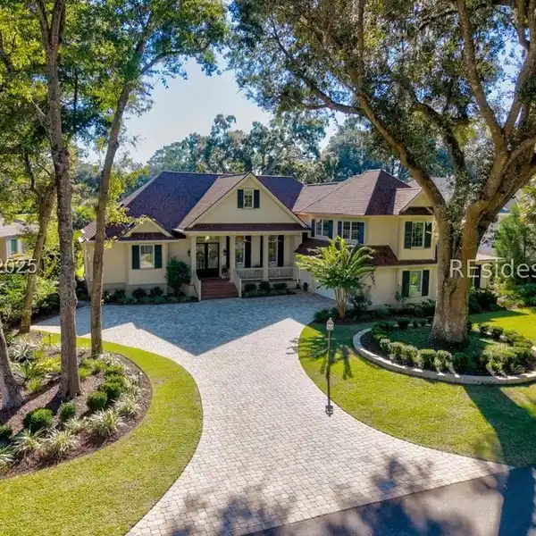 FABULOUS RESORT-STYLE GOLF HOME WITH HEATED POOL