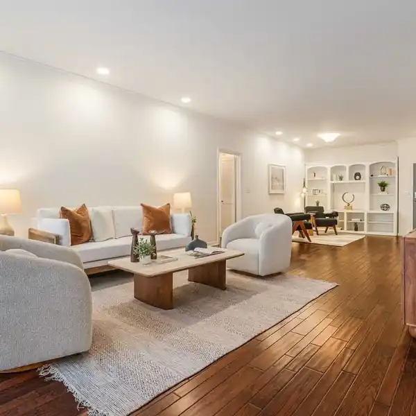 CHIC CONDO WITH LUXURY FINISHES