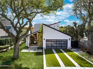 Remodeled Pool Home Two Blocks to the Beach