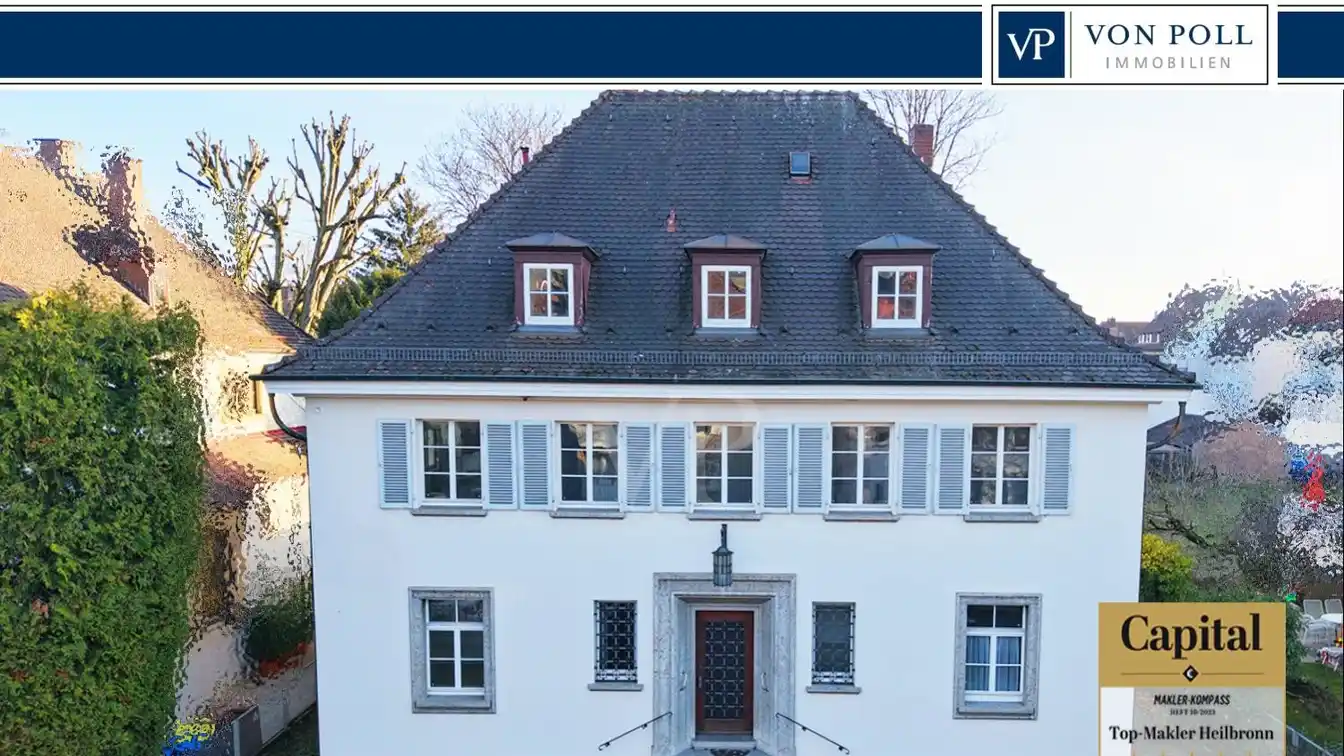 Prestigious Town Villa with Plenty of Space for Your Ideas