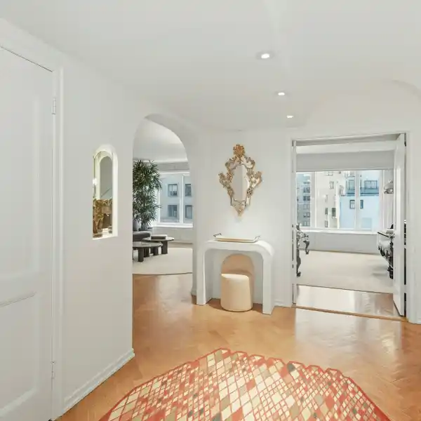 CENTRAL PARK VIEWS IN FULLY RENOVATED FIFTH AVENUE RESIDENCE