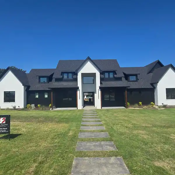 STUNNING CUSTOM LUXURY HOME IN VERIDIAN POINT