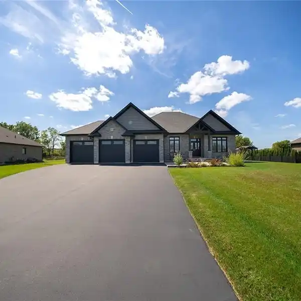 CUSTOM HOME ON A SPRAWLING LOT IN PRESTIGIOUS VALLEY ESTATES